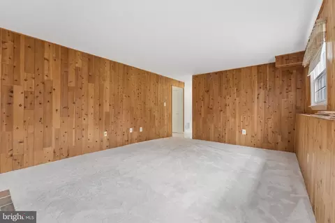 Living - 8910 Spur Rd, Springfield, VA 22153 photo 6 of 6
