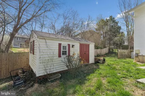Exterior - 8910 Spur Rd, Springfield, VA 22153 photo 11 of 11