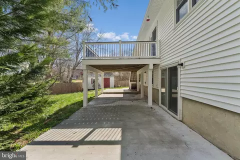 Exterior - 8910 Spur Rd, Springfield, VA 22153 photo 8 of 11