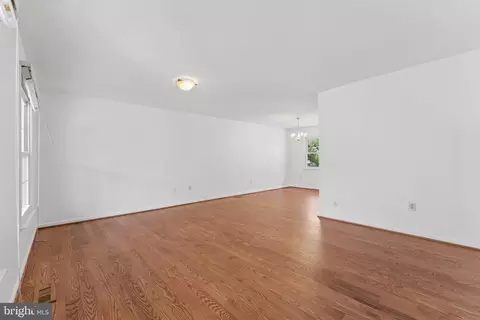 Living - 8910 Spur Rd, Springfield, VA 22153 photo 2 of 6