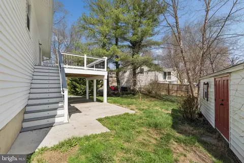 Exterior - 8910 Spur Rd, Springfield, VA 22153 photo 10 of 11