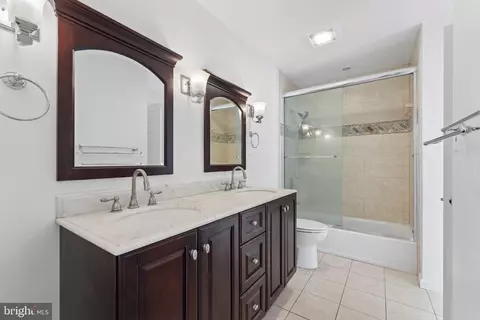 Bath - 8910 Spur Rd, Springfield, VA 22153 photo 1 of 2