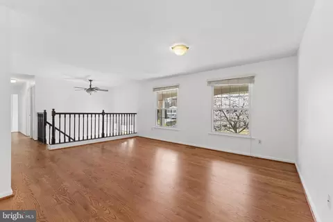 Living - 8910 Spur Rd, Springfield, VA 22153 photo 4 of 6