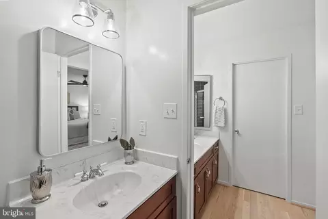 Bath - 9060 Blarney Stone Dr, Springfield, VA 22152 photo 4 of 6