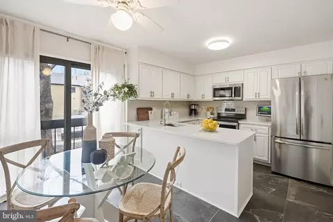 Kitchen - 9060 Blarney Stone Dr, Springfield, VA 22152 photo 1 of 5