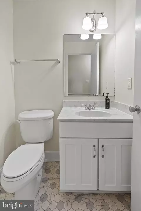 Bath - 9060 Blarney Stone Dr, Springfield, VA 22152 photo 6 of 6