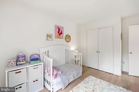 Bedroom - 9060 Blarney Stone Dr, Springfield, VA 22152 photo 8 of 11