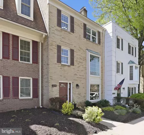 7379 Hallcrest Dr, Mclean, VA 22102