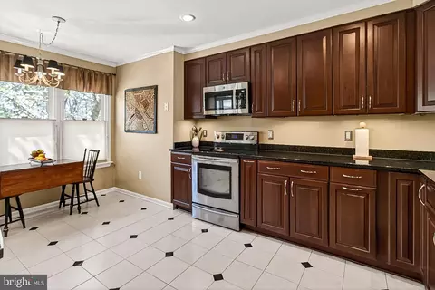 7923 Valleyfield Dr, Springfield, VA 22153 photo 6