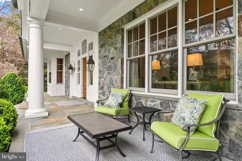 Exterior - 6529 Sothoron Rd, Mclean, VA 22101 photo 6 of 22