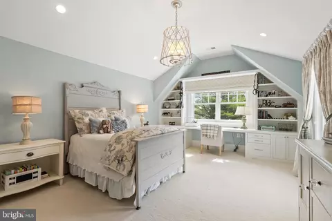 Bedroom - 6529 Sothoron Rd, Mclean, VA 22101 photo 6 of 9