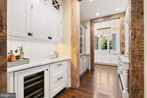 Entry Way - 6529 Sothoron Rd, Mclean, VA 22101 photo 7 of 17