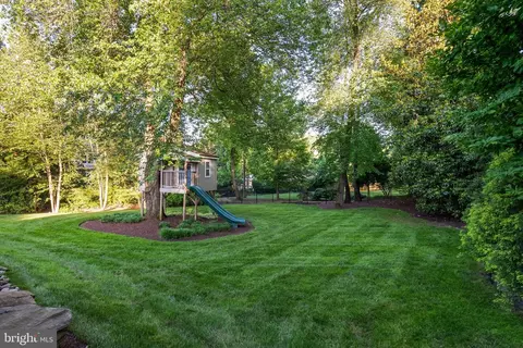 Exterior - 6529 Sothoron Rd, Mclean, VA 22101 photo 13 of 22