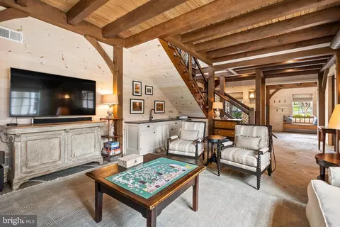 Living - 6529 Sothoron Rd, Mclean, VA 22101 photo 8 of 9