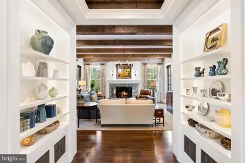Entry Way - 6529 Sothoron Rd, Mclean, VA 22101 photo 4 of 17