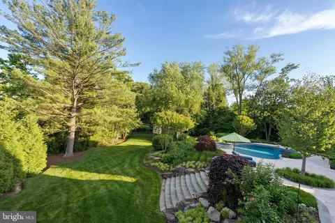 Exterior - 6529 Sothoron Rd, Mclean, VA 22101 photo 11 of 22