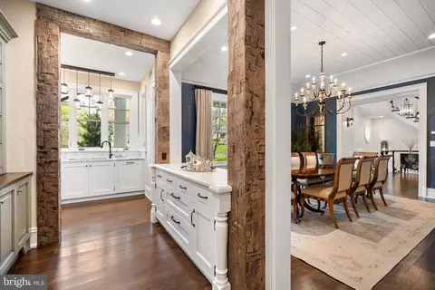 Entry Way - 6529 Sothoron Rd, Mclean, VA 22101 photo 6 of 17