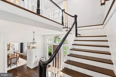 Entry Way - 6529 Sothoron Rd, Mclean, VA 22101 photo 8 of 17