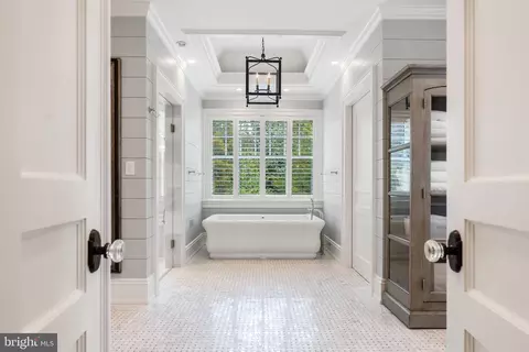 Entry Way - 6529 Sothoron Rd, Mclean, VA 22101 photo 11 of 17