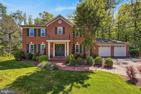 6327 Youngs Branch Dr, Fairfax Station, VA 22039