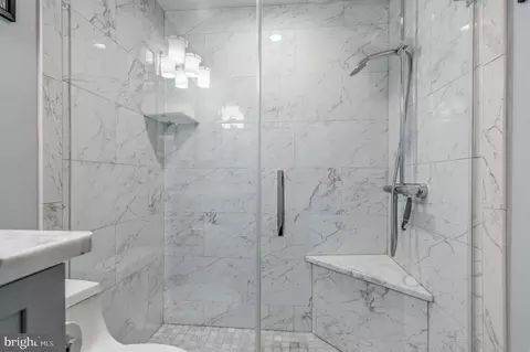 Bath - 1904 Wilson Ln #101, Mclean, VA 22102 photo 3 of 3