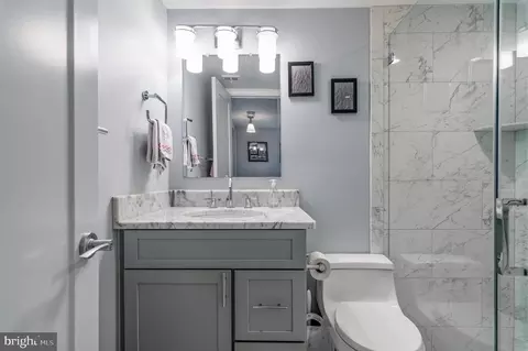 Bath - 1904 Wilson Ln #101, Mclean, VA 22102 photo 2 of 3
