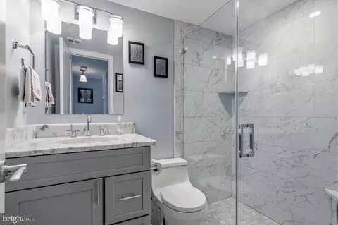 Bath - 1904 Wilson Ln #101, Mclean, VA 22102 photo 1 of 3