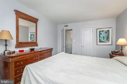 Bedroom - 1904 Wilson Ln #101, Mclean, VA 22102 photo 2 of 5