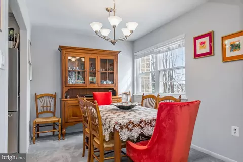 Dining - 1904 Wilson Ln #101, Mclean, VA 22102 photo 2 of 3