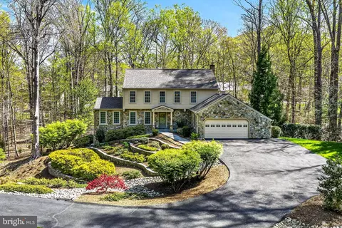 11643 Captain Rhett Ln, Fairfax Station, VA 22039
