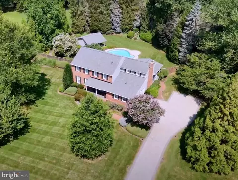 10904 Equestrian Ct, Reston, VA 20190