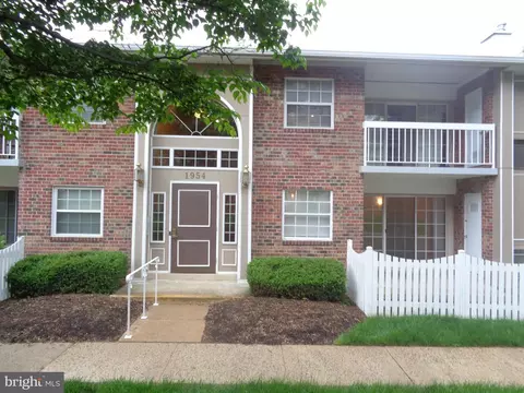 1954 Kennedy Dr #104, Mclean, VA 22102