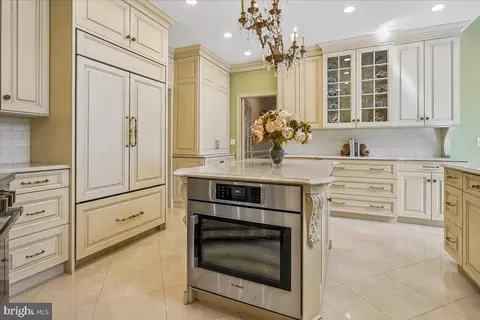 Kitchen - 8013 Greenwich Woods Dr, Mclean, VA 22102 photo 2 of 5