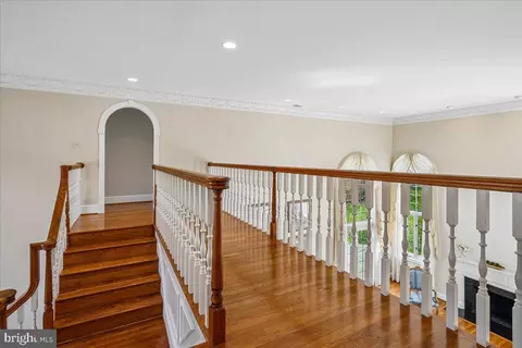 Entry Way - 8013 Greenwich Woods Dr, Mclean, VA 22102 photo 10 of 12