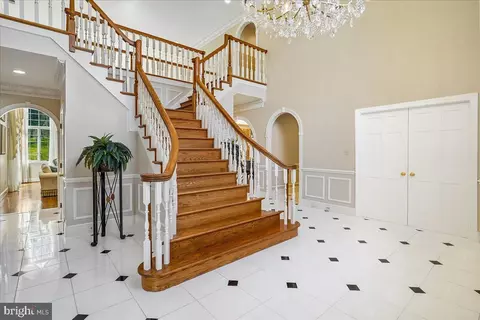 Entry Way - 8013 Greenwich Woods Dr, Mclean, VA 22102 photo 1 of 12