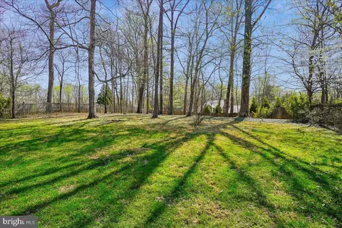 Exterior - 8013 Greenwich Woods Dr, Mclean, VA 22102 photo 13 of 17