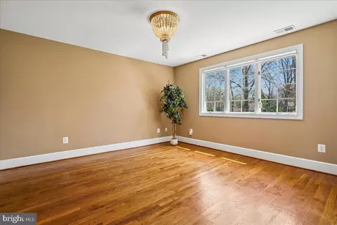 Bedroom - 8013 Greenwich Woods Dr, Mclean, VA 22102 photo 12 of 12