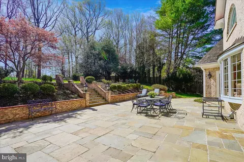 Exterior - 8013 Greenwich Woods Dr, Mclean, VA 22102 photo 15 of 17