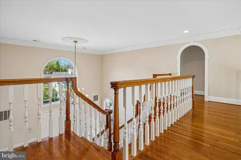 Entry Way - 8013 Greenwich Woods Dr, Mclean, VA 22102 photo 11 of 12