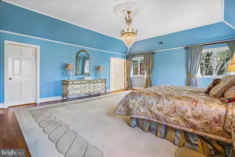 Bedroom - 8013 Greenwich Woods Dr, Mclean, VA 22102 photo 2 of 12