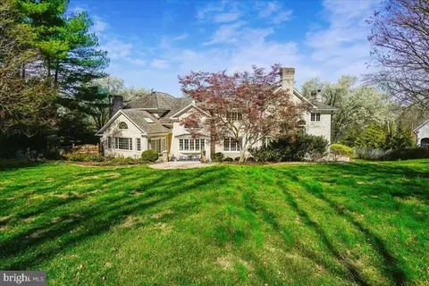 Exterior - 8013 Greenwich Woods Dr, Mclean, VA 22102 photo 7 of 17