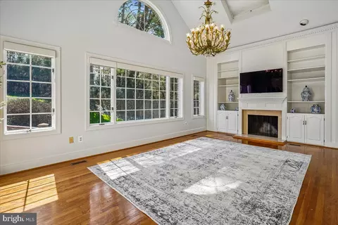 Living - 8013 Greenwich Woods Dr, Mclean, VA 22102 photo 8 of 11