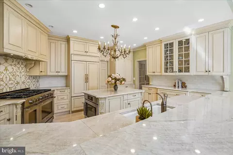 Kitchen - 8013 Greenwich Woods Dr, Mclean, VA 22102 photo 5 of 5