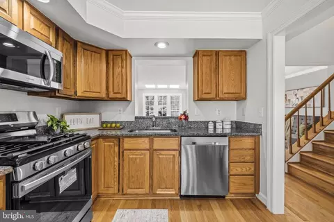 Kitchen - 7808 Bellwether Ct, Lorton, VA 22079 photo 2 of 5