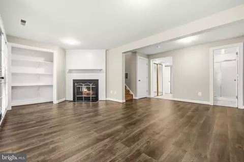 Living - 7808 Bellwether Ct, Lorton, VA 22079 photo 4 of 5