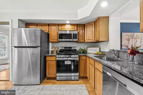 Kitchen - 7808 Bellwether Ct, Lorton, VA 22079 photo 4 of 5