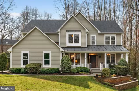 3527 Valeview Dr, Oakton, VA 22124