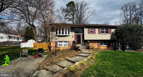 903 Lauren Ln SE, Vienna, VA 22180