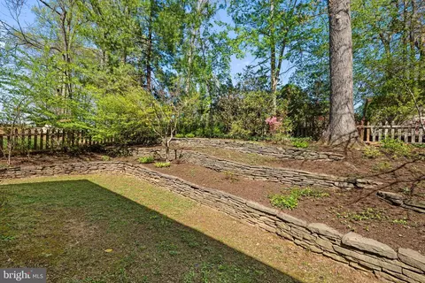 Exterior - 6703 Norview Ct, Springfield, VA 22152 photo 5 of 7