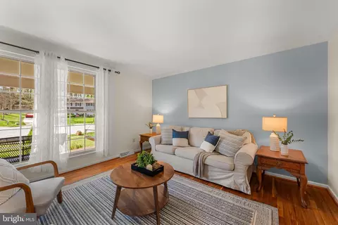 Living - 6703 Norview Ct, Springfield, VA 22152 photo 3 of 5